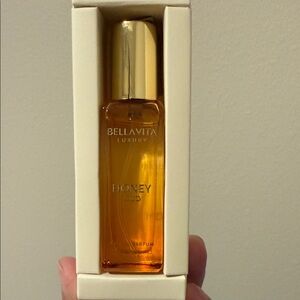 Bella Vita Luxury Honey Oud Fragrance in Gold